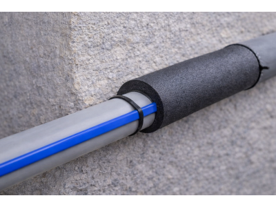 Обогрев труб саморегулирующимся кабелем: надежная защита от замерзания.