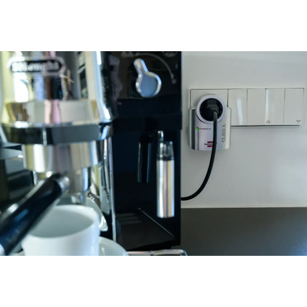 Сетевой фильтр Brennenstuhl Primera-Line от импульсных скачков напряжения Сетевой фильтр Brennenstuhl Primera-Line от импульсных скачков напряжения